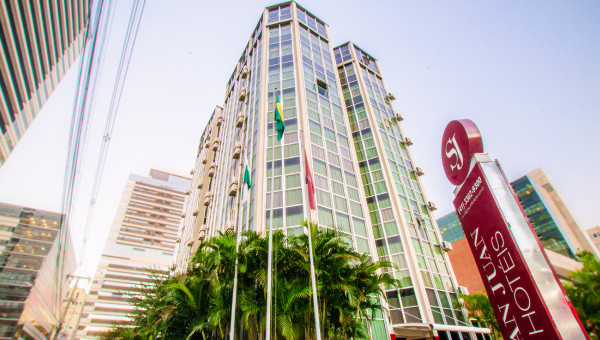 Hotel SJ Royal se destaca por atendimento personalizado e localização estratégica em Curitiba